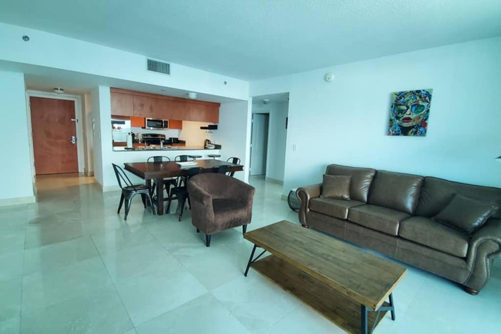 מיאמי Luxury Penthouse Brickell 3 Bedrooms Free Parking מראה חיצוני תמונה